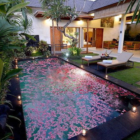 Sandi Agung Villa Seminyak Exterior foto